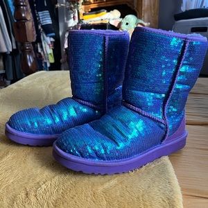 SEQUIN UGGS 💙💜